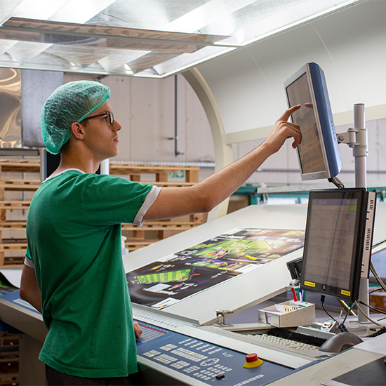 Medientechnologe bei der Arbeit